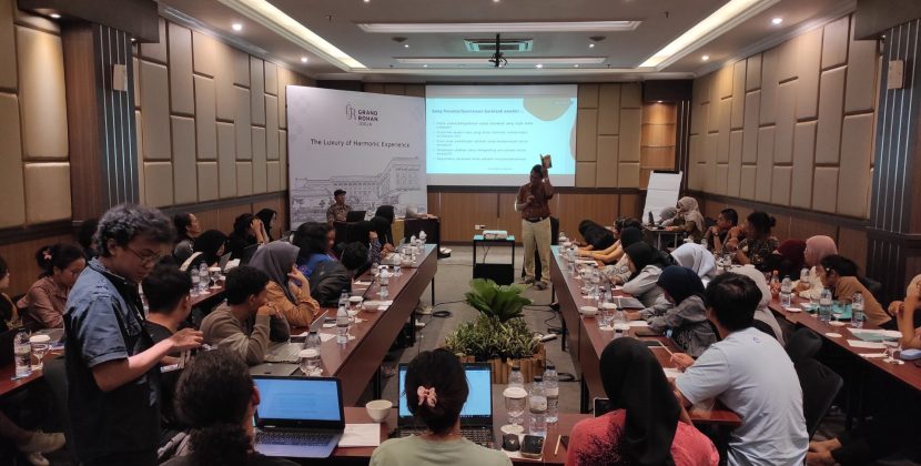 Bedah Karya untuk Meresapi Meta Sastra dalam Rangka Alih Media, FGD Peserta TKS Meriah