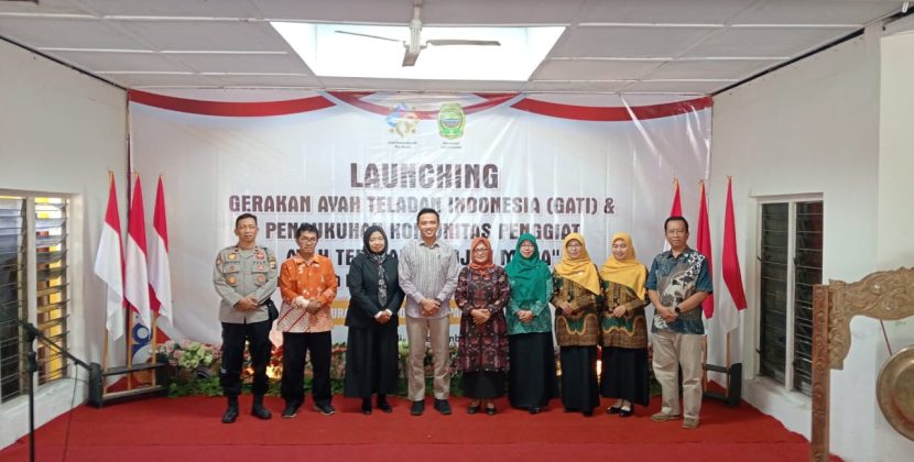 Pengukuhan Komunitas Penggiat Ayah Teladan ‘Gadjah Mada’ Kalurahan Sabdodadi Bantul, Perkuat Peran Ayah dalam Keluarga