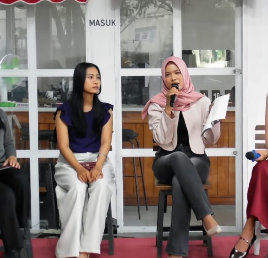 Antologi Puisi Adalah “Obat Terbaik” dari Pahitnya Pengalaman Pribadi Seseorang di Masa Lalu