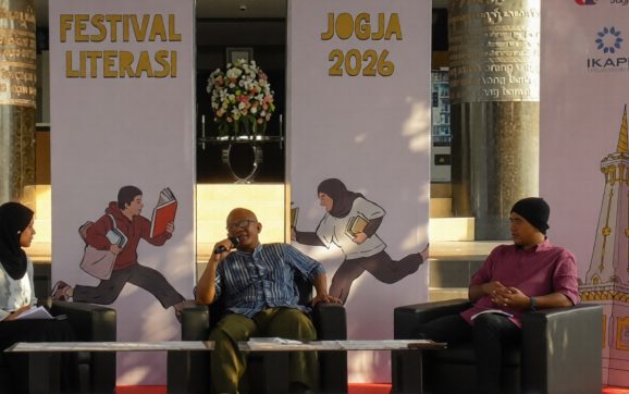 Ketika Ada Sesuatu yang Ingin Disampaikan, Bersastralah!