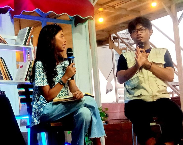 Membuat Karya Antologi Cerpen dengan Cara yang “Absurd”